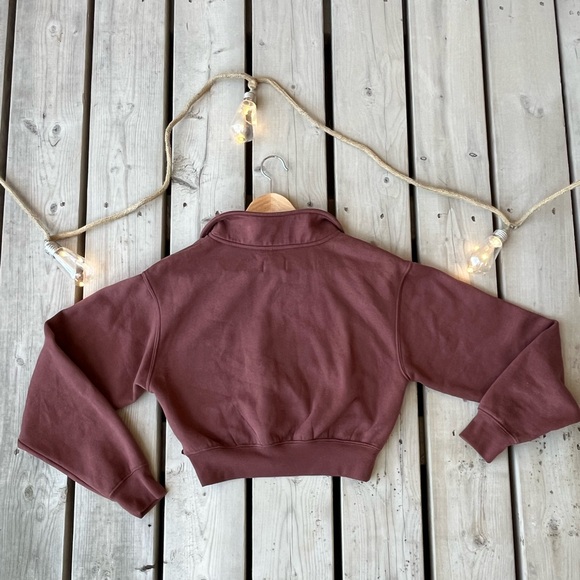 Brown cropped crew neck 🤎 - Picture 3 of 3